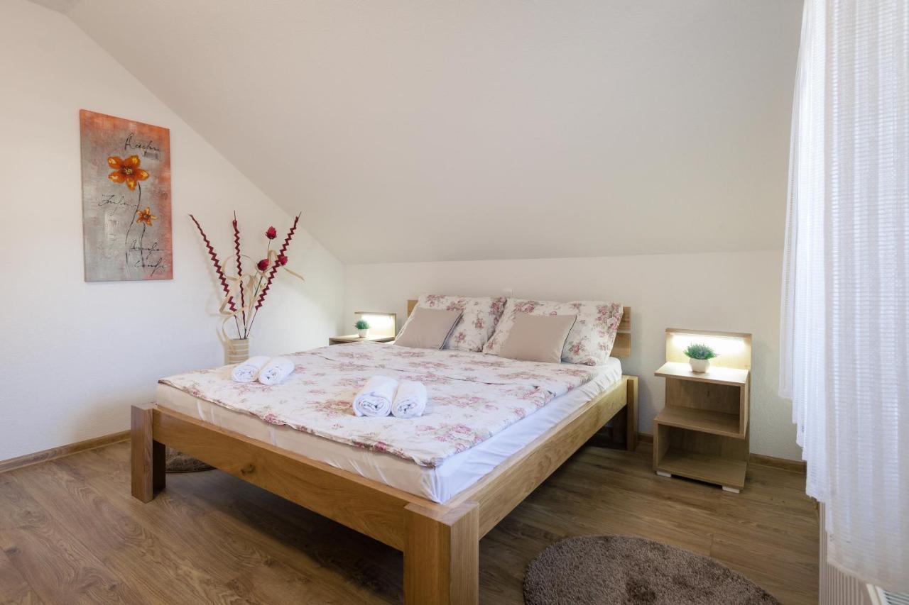 Apartment Ivan & Iva Gornji Vaganac Ngoại thất bức ảnh